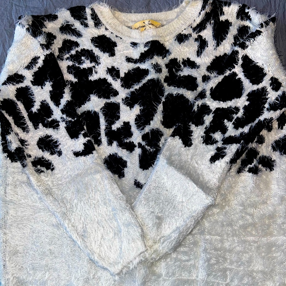 Super cute and chic sweater🥰‼️